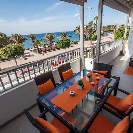 Apartment Casa Atlantico On The Front Line With Amazing Sea Views Puerto del Carmen (Lanzarote)